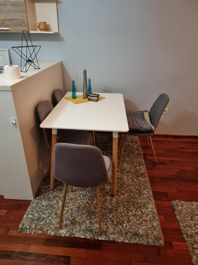 5 Star Apartment Podgorica Esterno foto