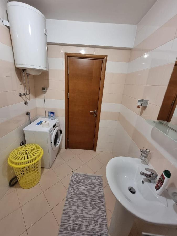5 Star Apartment Podgorica Esterno foto